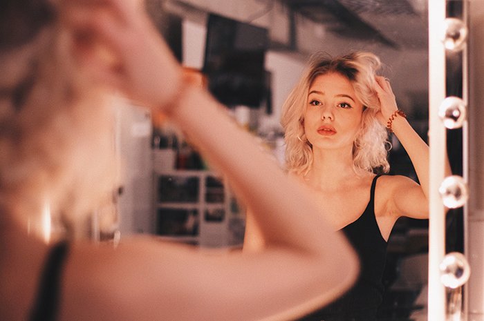 9 idées impressionnantes de photographie avec miroir à essayer soi-même