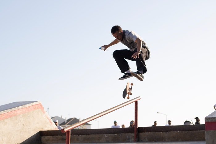 10 Teknîkên Awesome ji bo Kêşandina Wêneyên Skateboard
